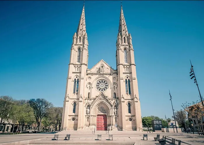 L'escale Cevenole - Terrasse Et Clim Nîmes